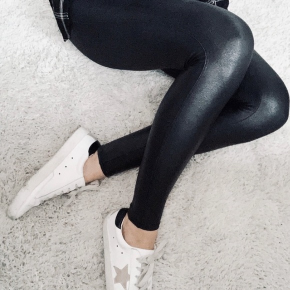 SPANX Pants - Like New Spank Faux Leather Leggings - Very Black